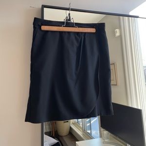 GAP Apron Front Skirt with Pockets in Black - Size 4
